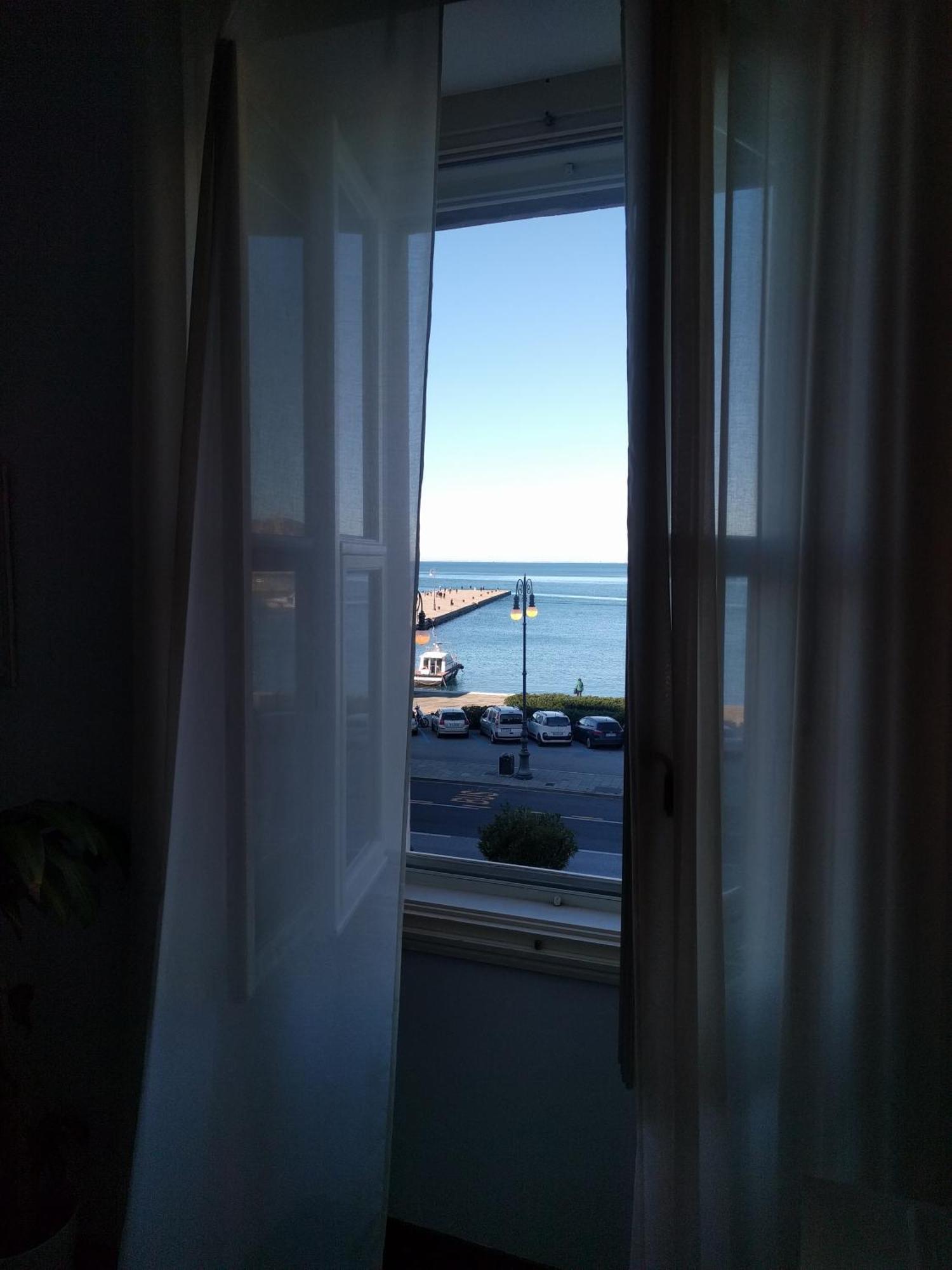 Pep'S Rooms By The Sea Trieste Extérieur photo